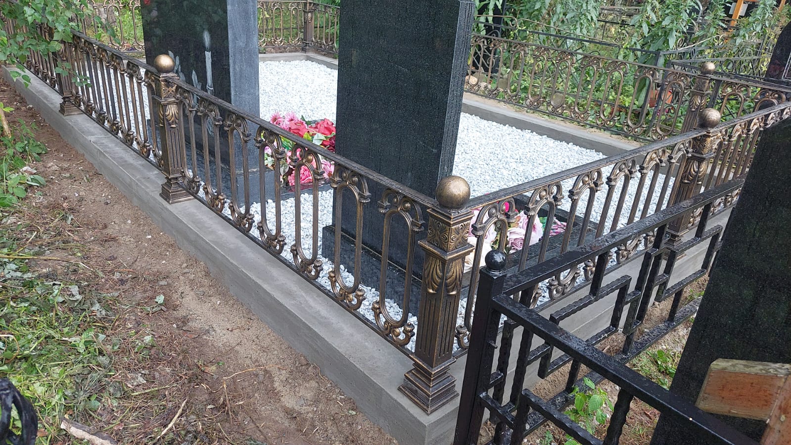 Ограда чугунная на могилу 82922