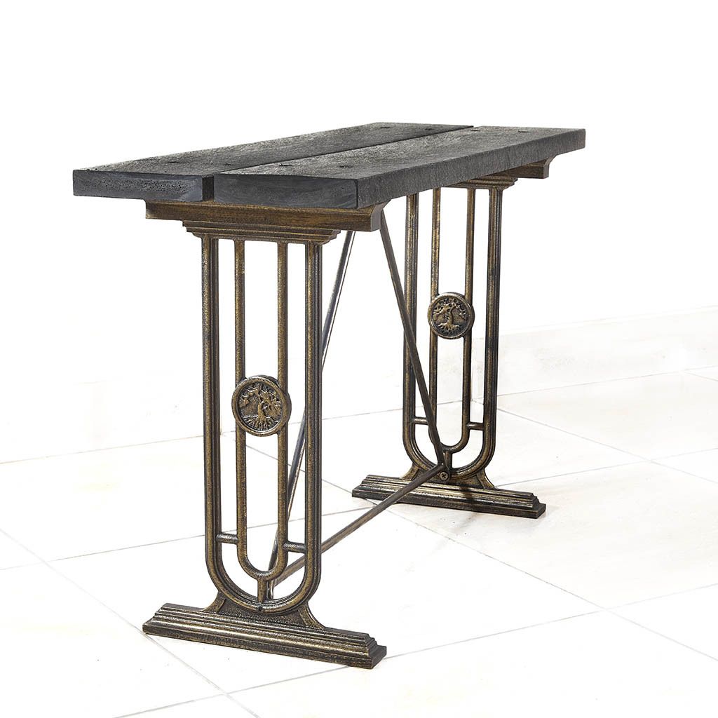 Скамейка чугунная на кладбище