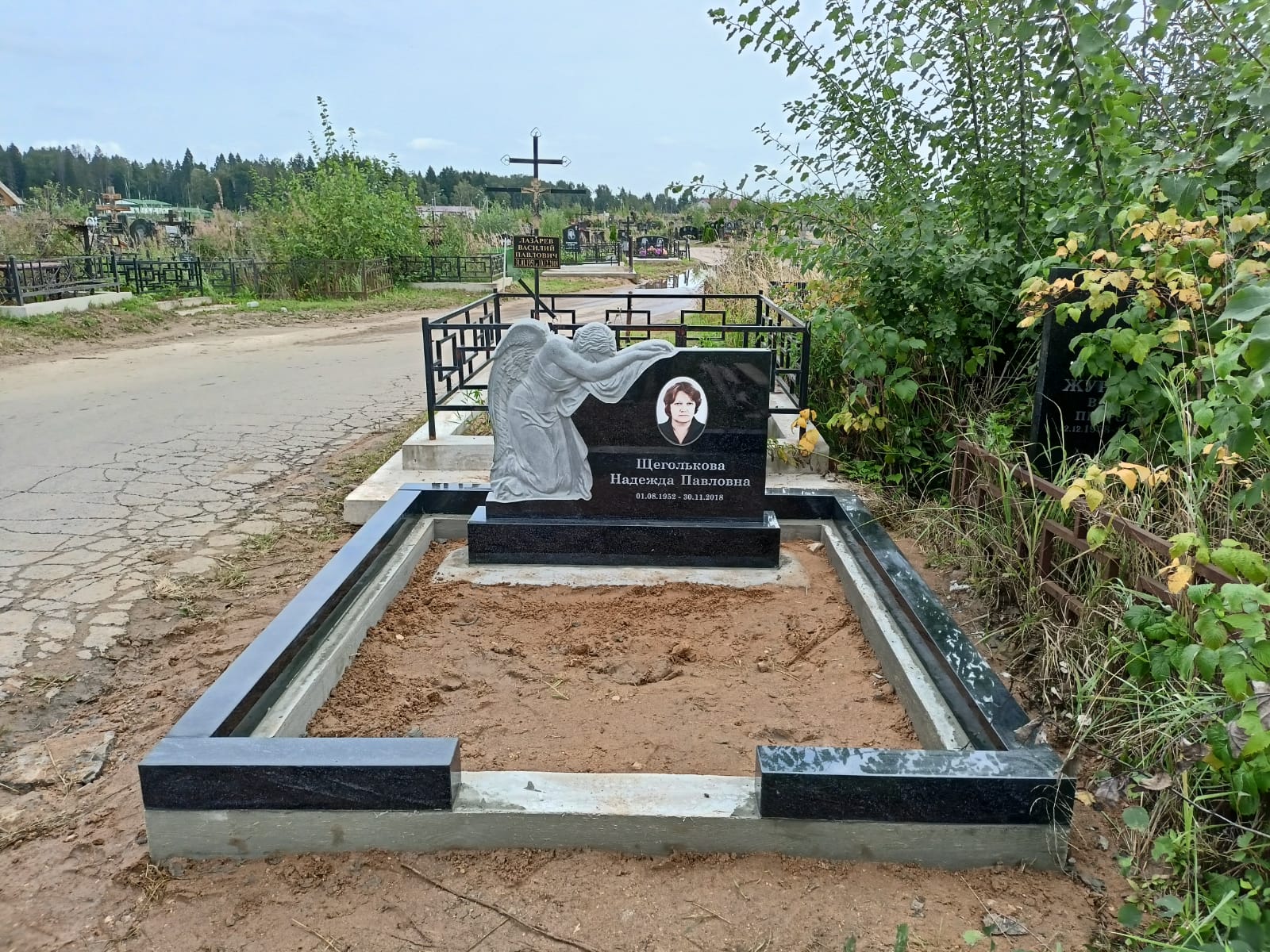 Цоколь бетонный на могилу 22001