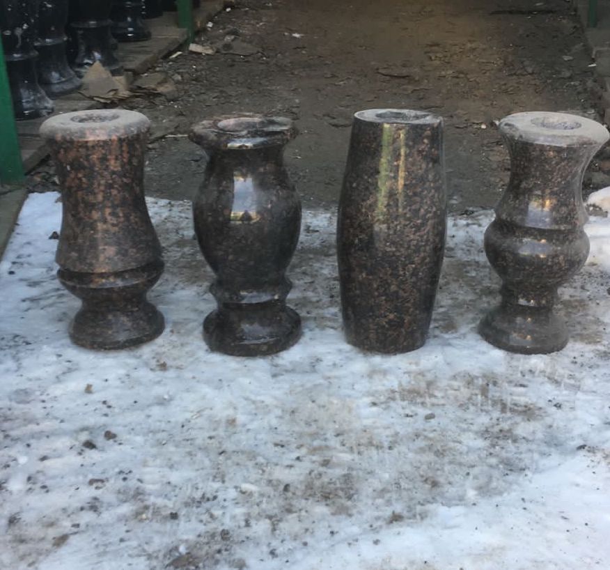 Ваза из гранита на могилу 41028