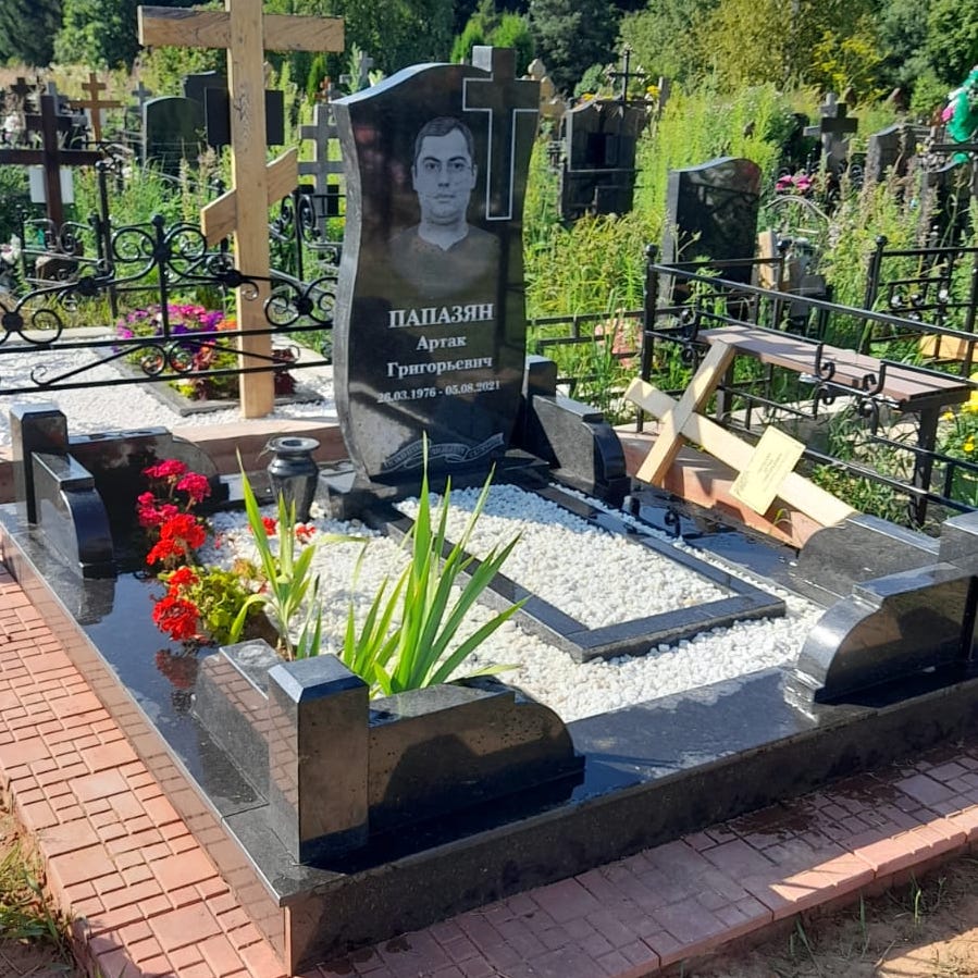 Цоколь на могилу уголками на могилу 22121