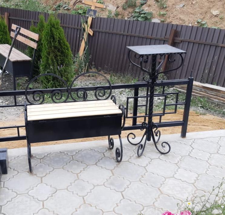 Столик на могилу кованый 50009