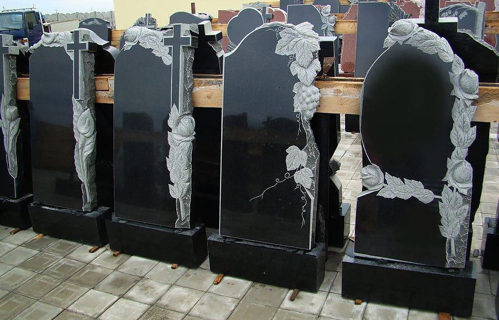 Выставка гранитных памятников