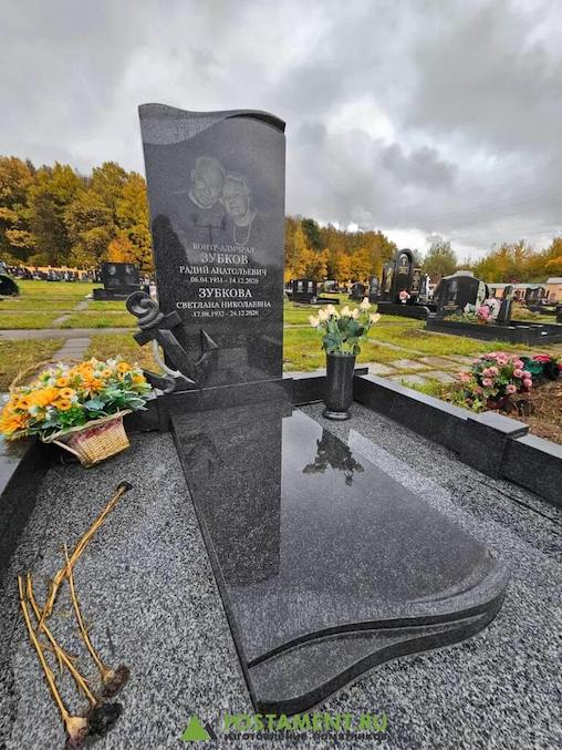 Резной якорь для памятника моряку