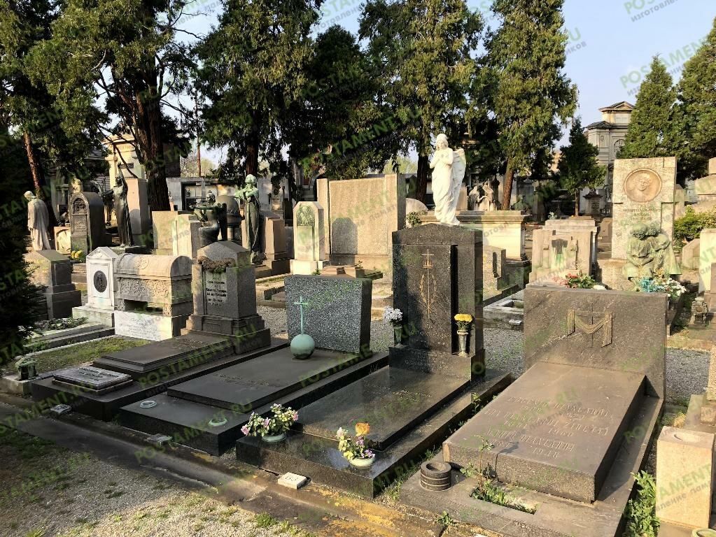 На европейском кладбище