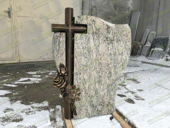 Барельеф, покрытый бронзой