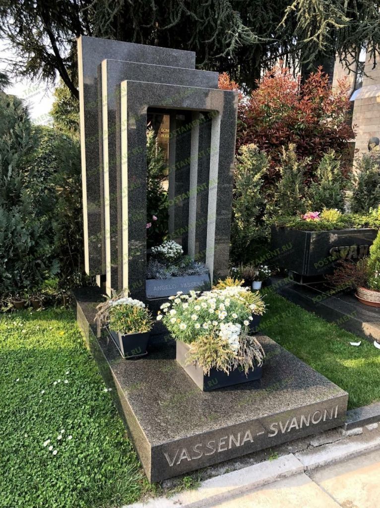 Стелы в стиле минимализм