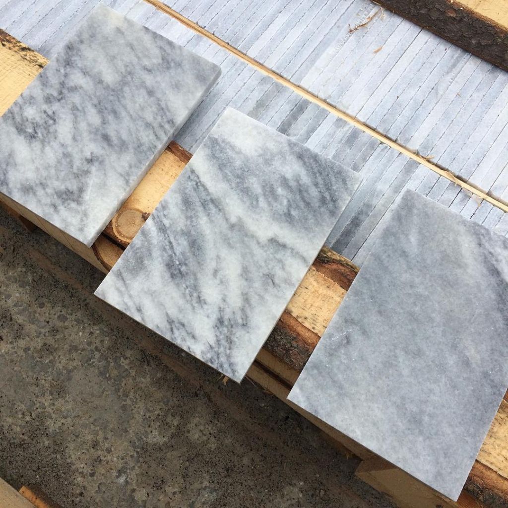 Плитка из Полевского мрамора