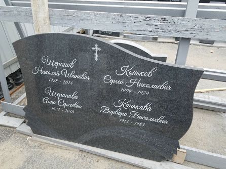 Недорогой вариант семейного надгробия