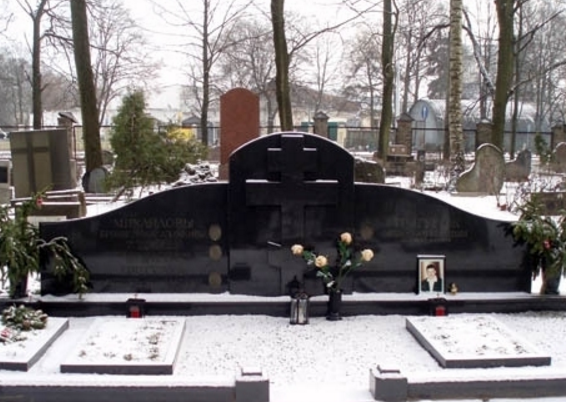 гранитный комплекс на могилу с крестом