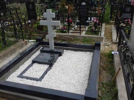 Крест на тумбе