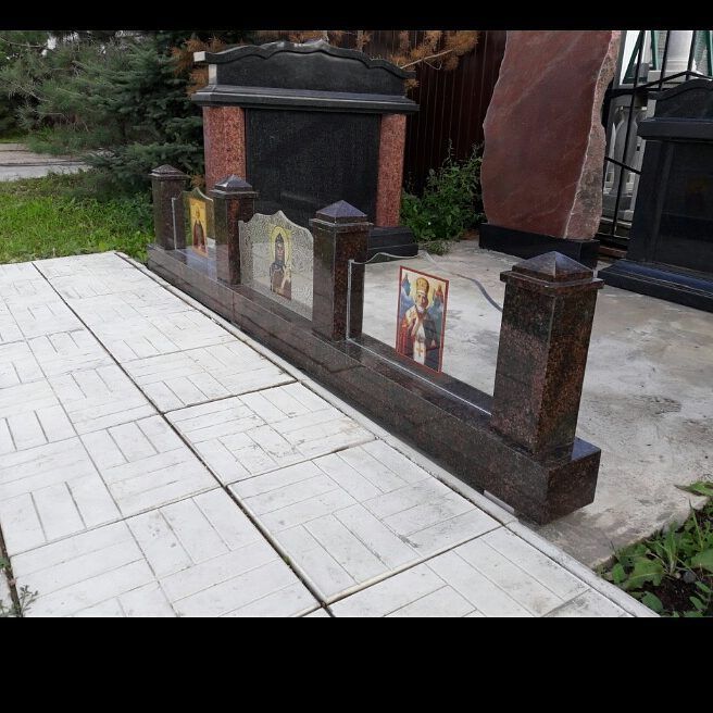 Цоколь со стеклом