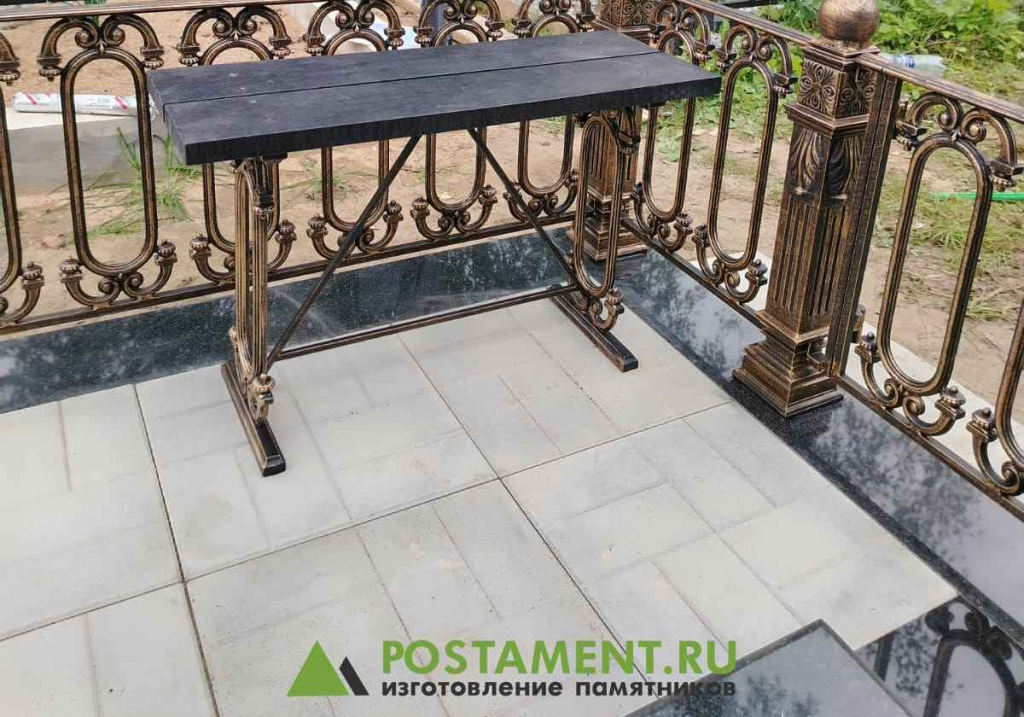 chugunnaya-skameyka.jpg