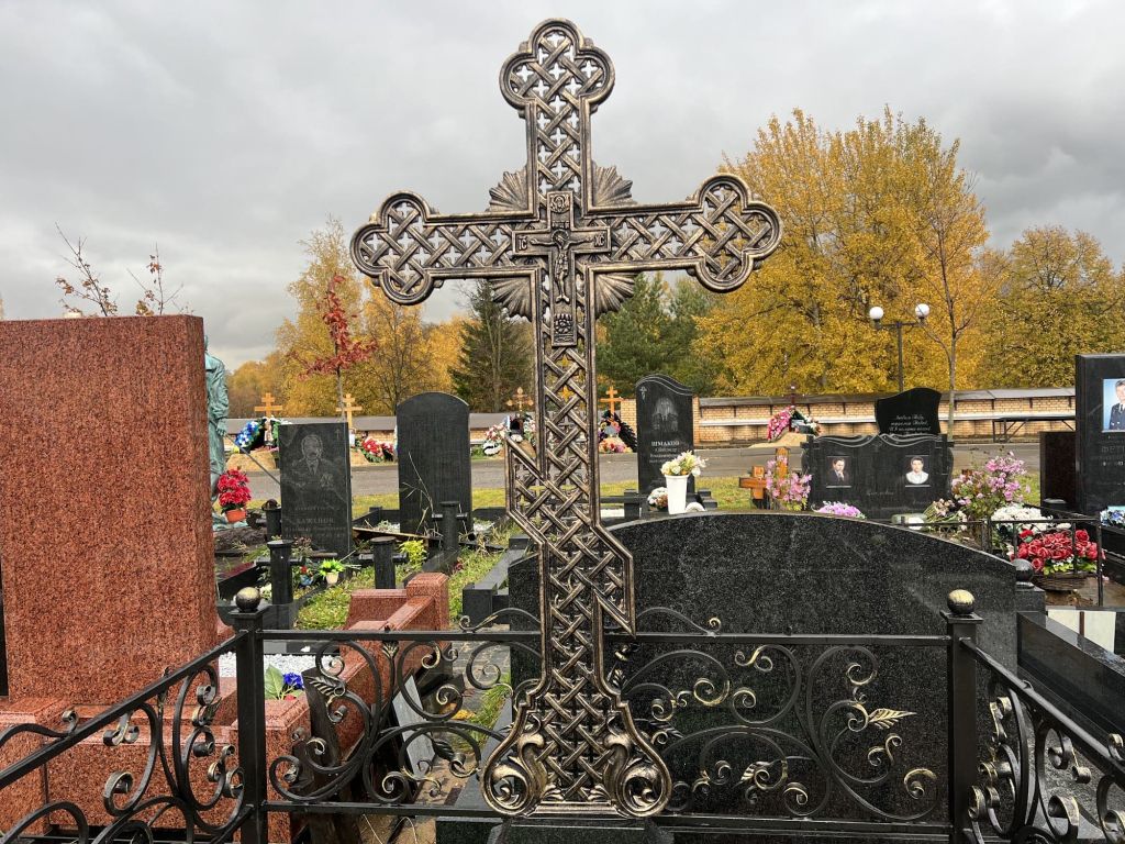 Чугунный крест на могилу