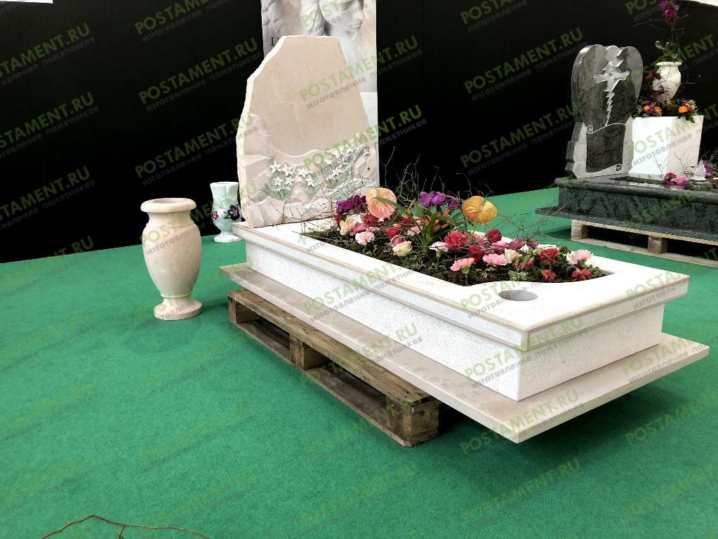 Высокая надгробная плита 2