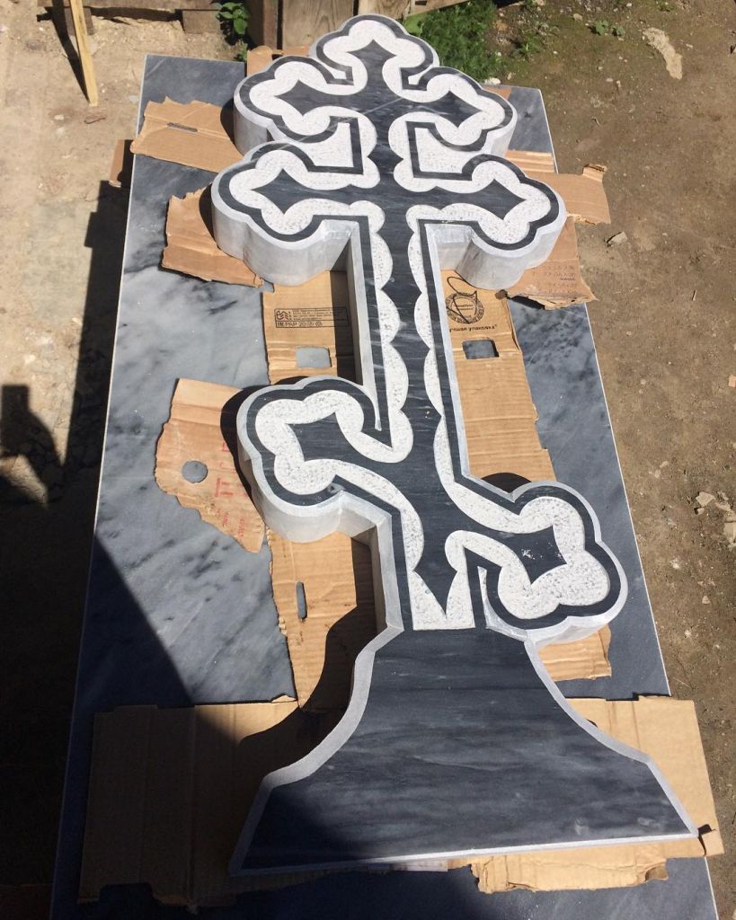 Крест из мрамора восьмиконечный