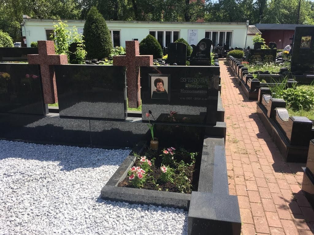 Памятник общий семейный