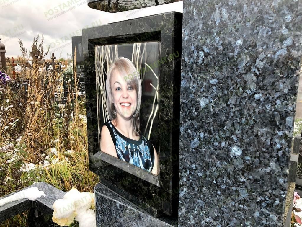 Керамика в рамке из гранита