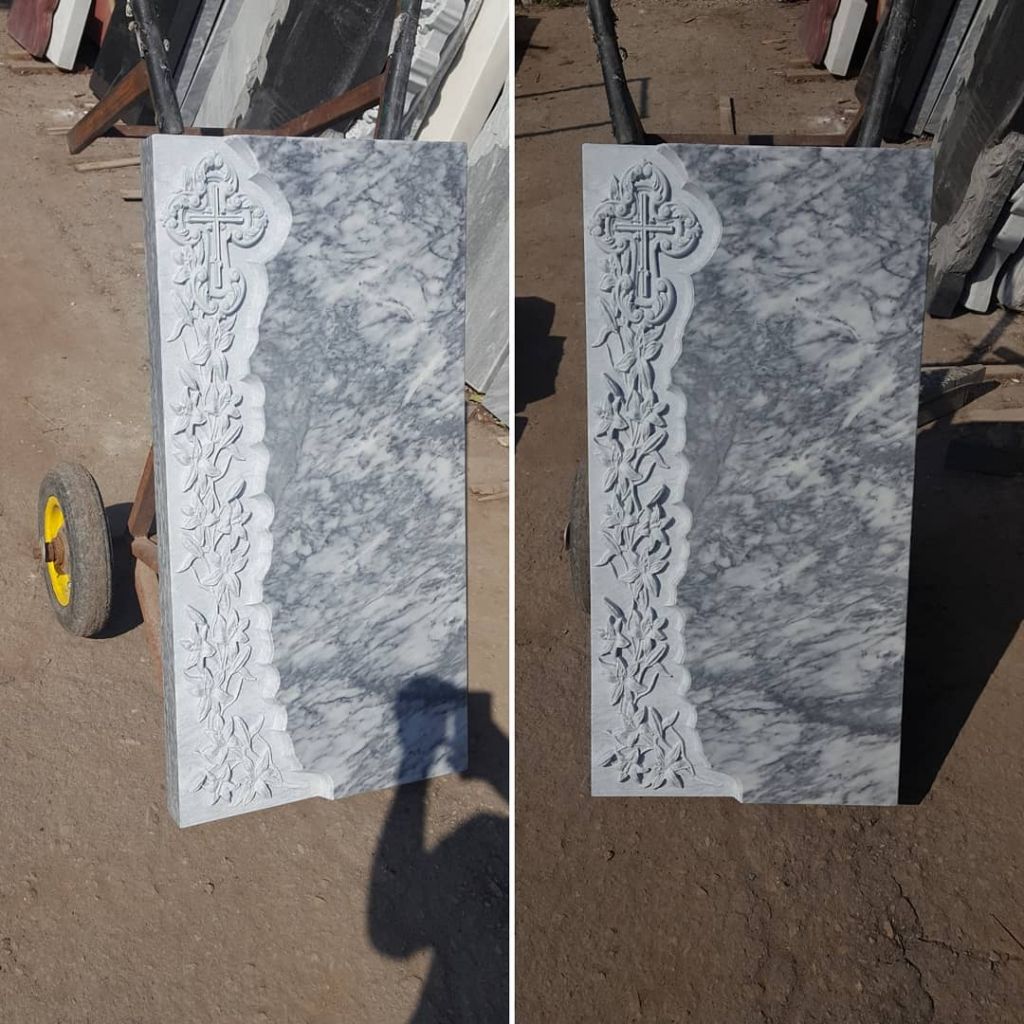 Глубокая резка лилий на мраморе