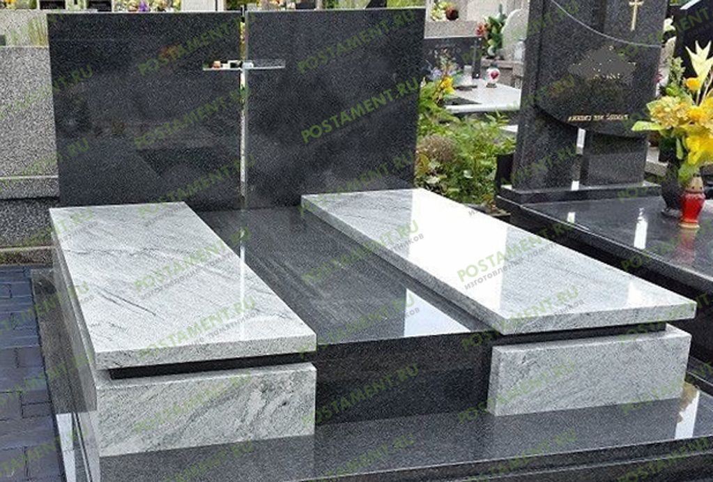 Надгробная плита с Исетским и Карельским гранитом