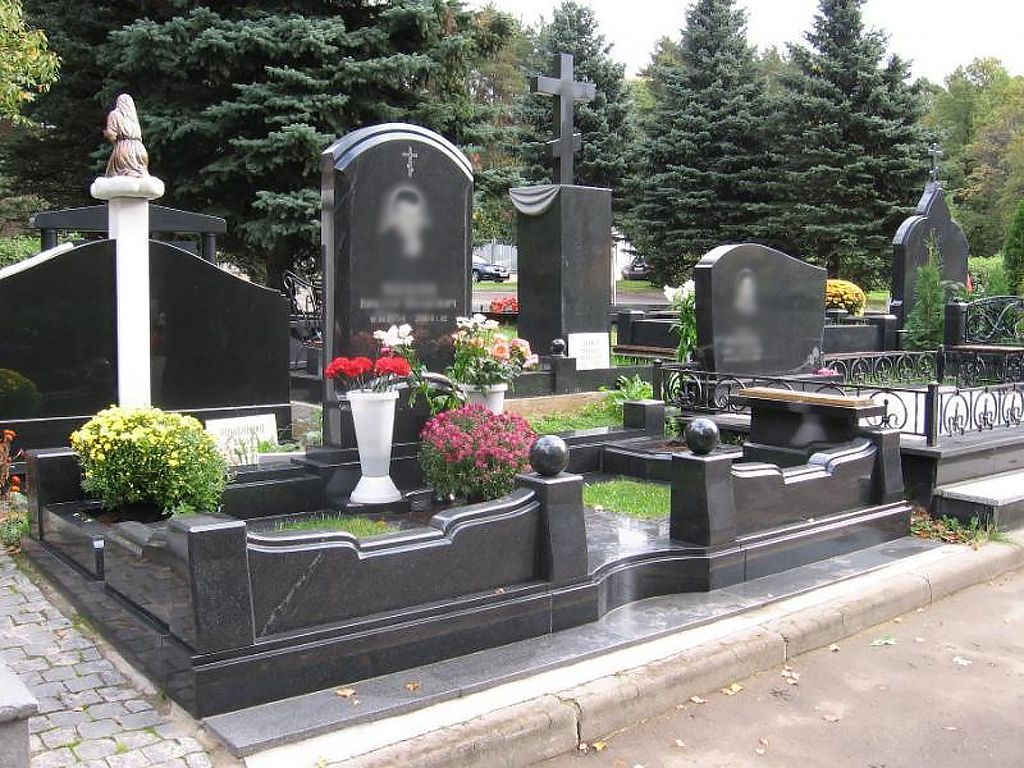 Мемориальный комплекс для отца