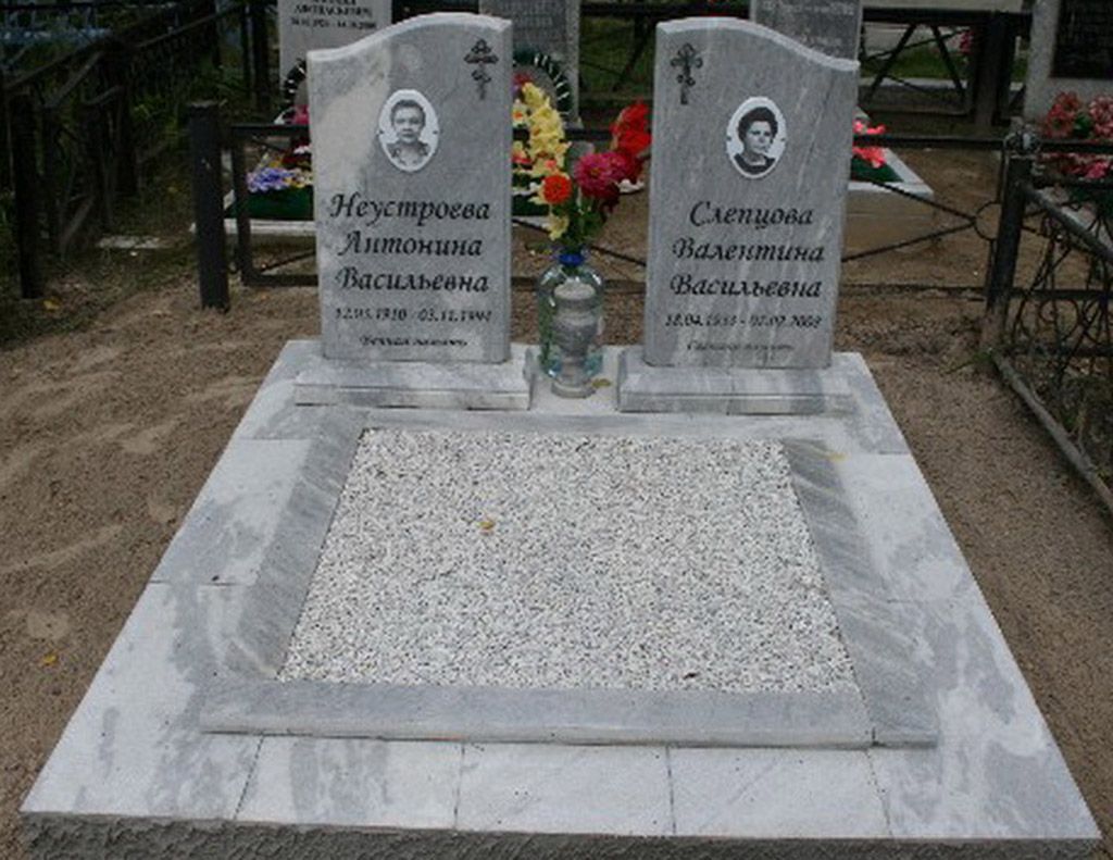 Комплекс мемориальный из Полевского мрамора