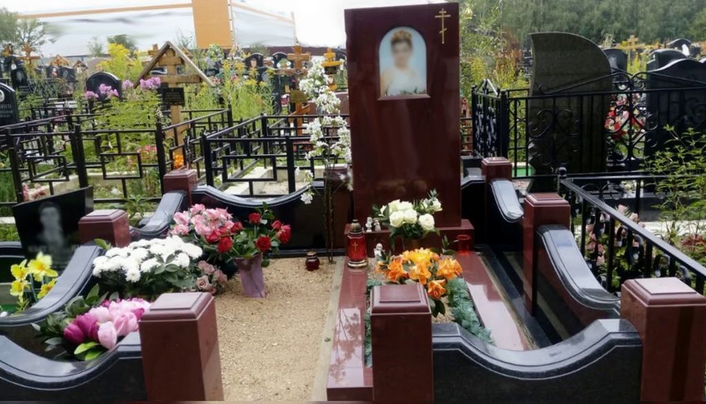 Комплекс из дорогого гранита Шокша