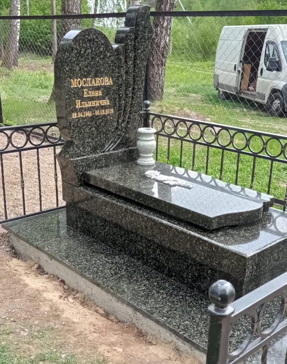 Памятник из Балтик Грин