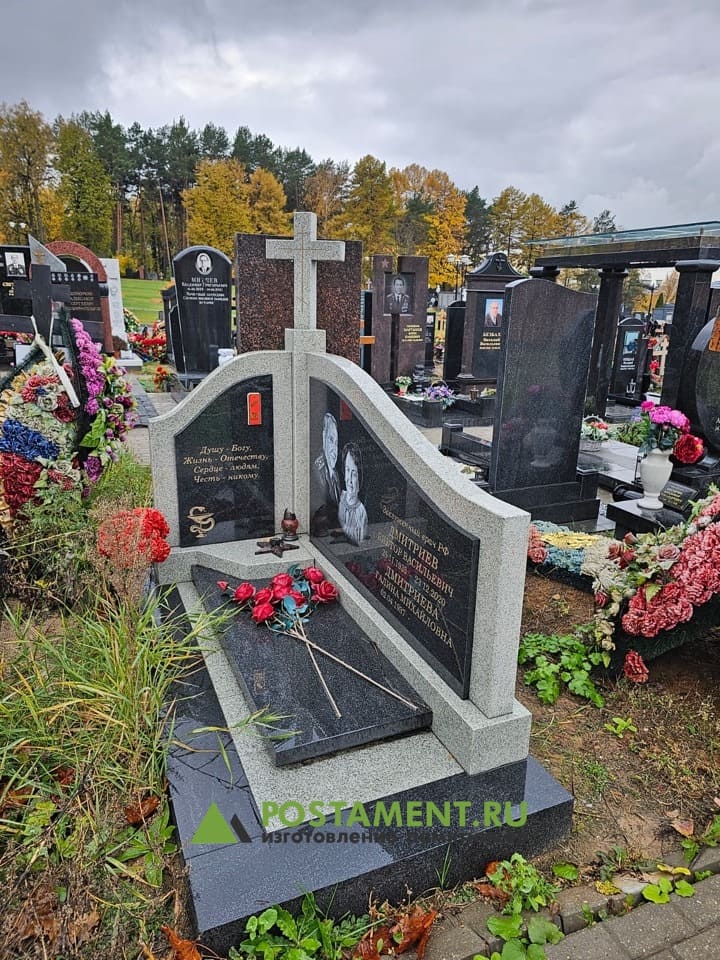 Угловой комплекс на могилу