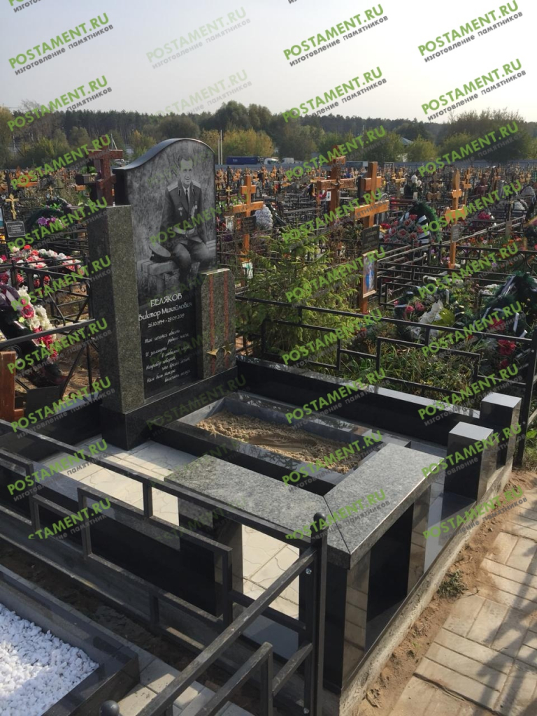 Памятник из Лезниковского, Сопки