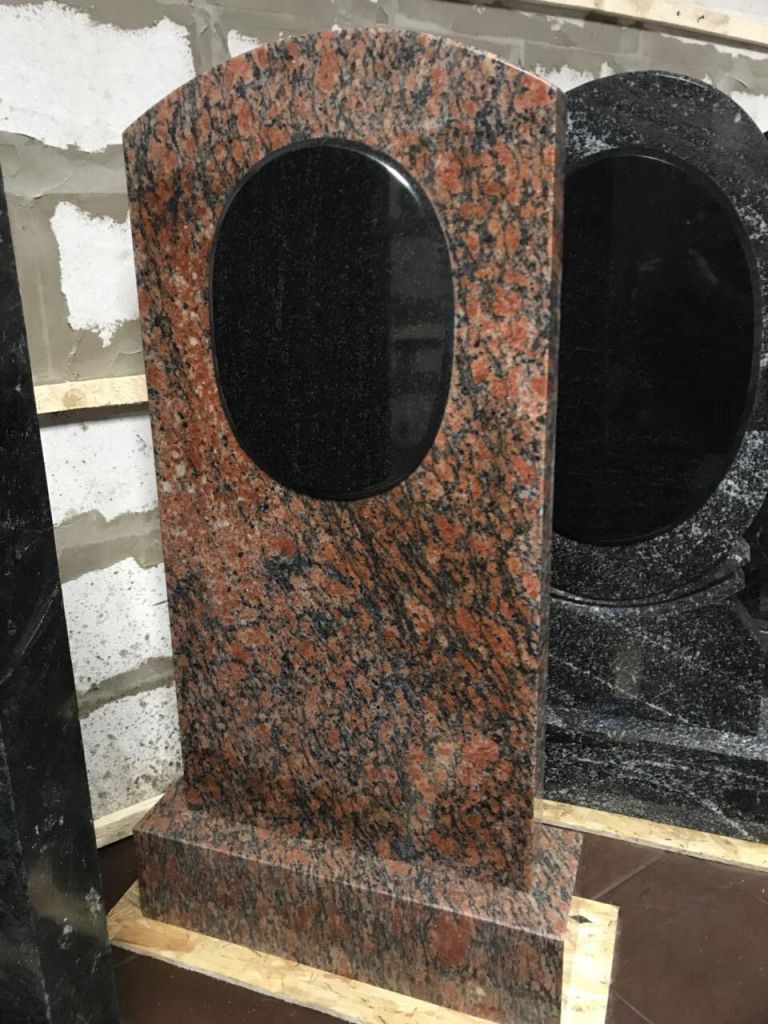 Памятник с гранитной вставкой