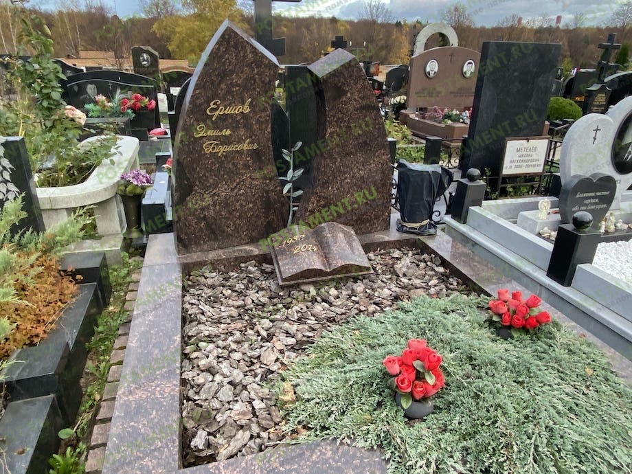 Мульча на могиле