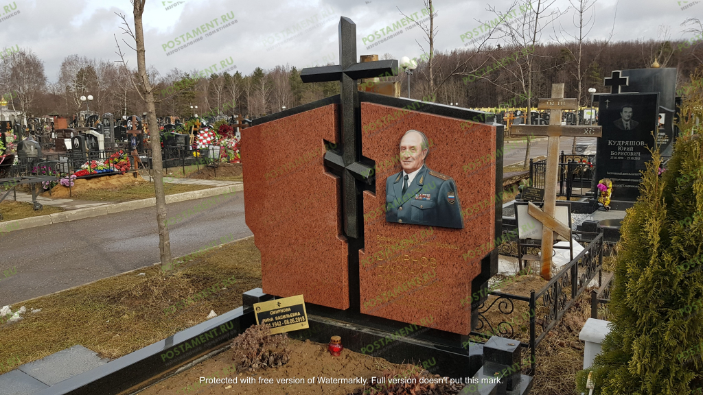 Накладка на памятник барельеф Накладка из черного гранита