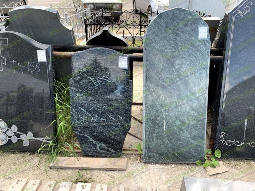 Памятники из змеевика - выставка