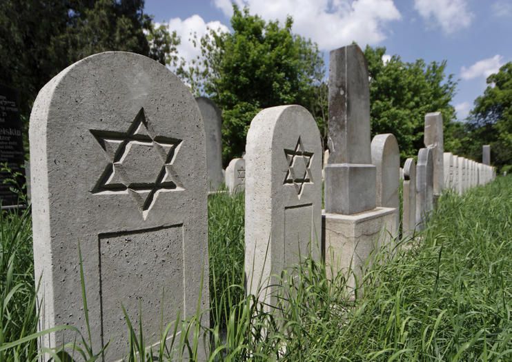 Традиционное еврейское надгробие