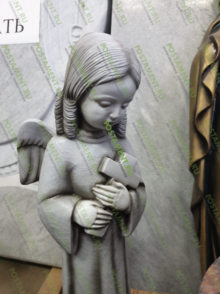 Ангелок с крестом