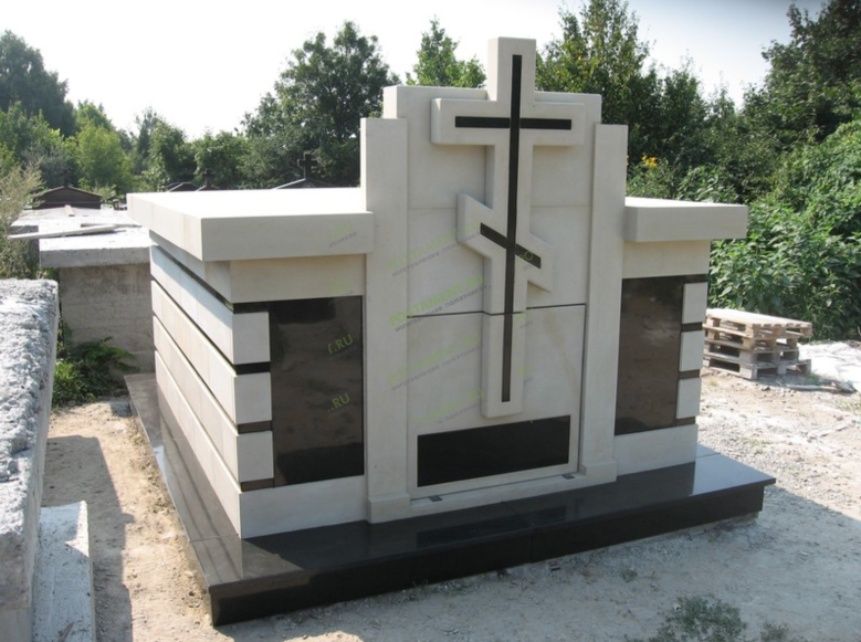 Склеп из мрамора