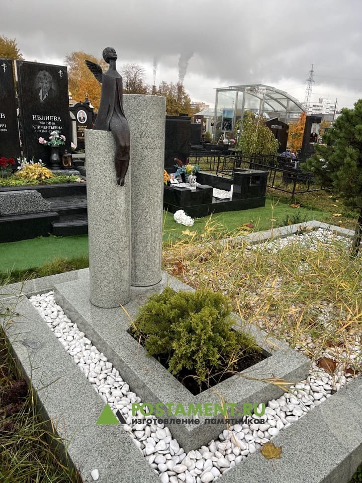 Бронзовая вставка Ангел для комплекса