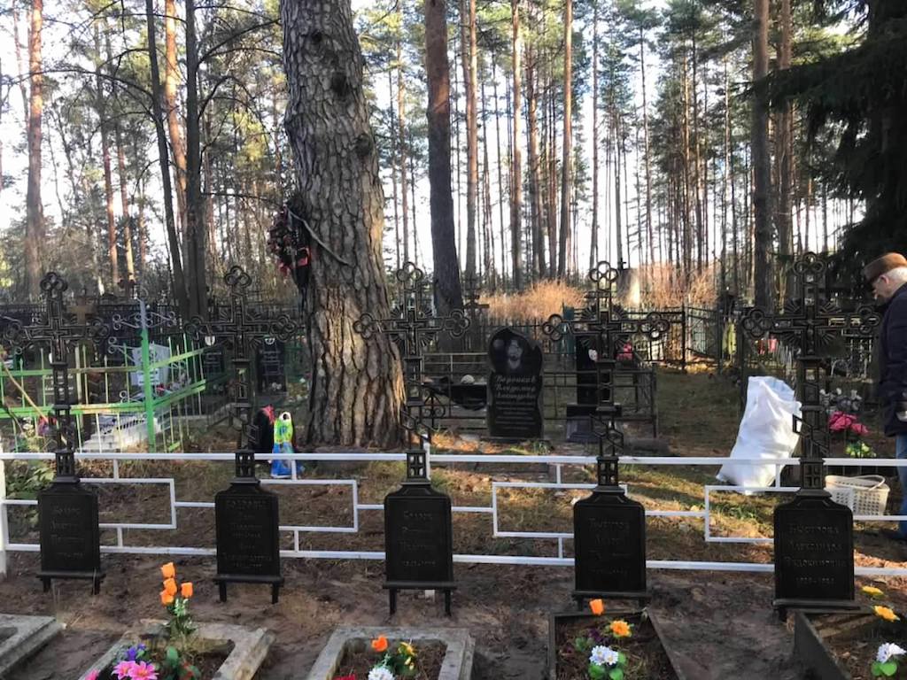 Памятники из чугуна