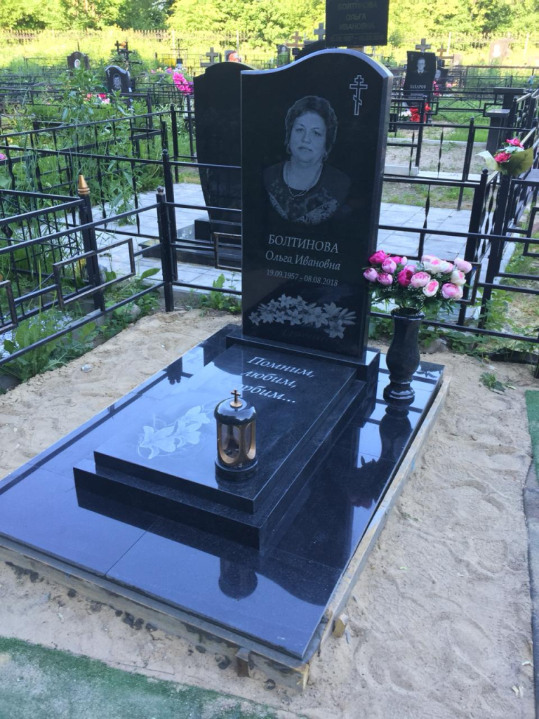 Заливка и облицовка цоколя под памятник