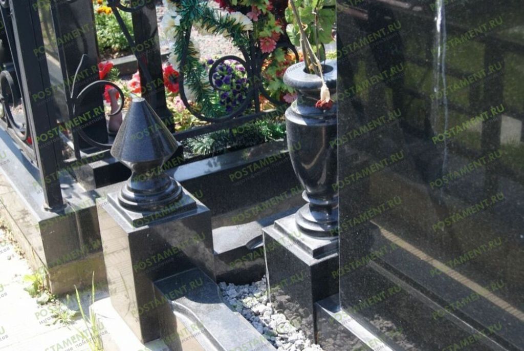 Пика на цоколь