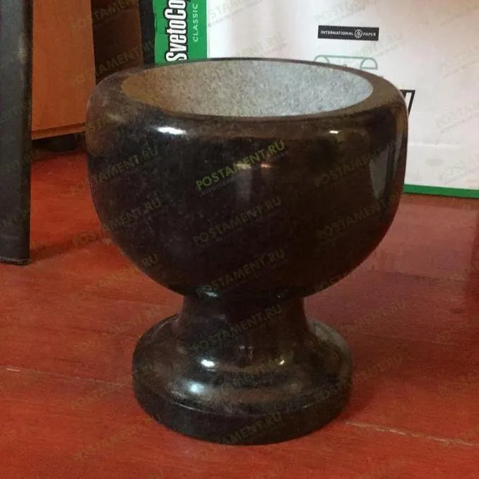 Вазон из гранита 41043