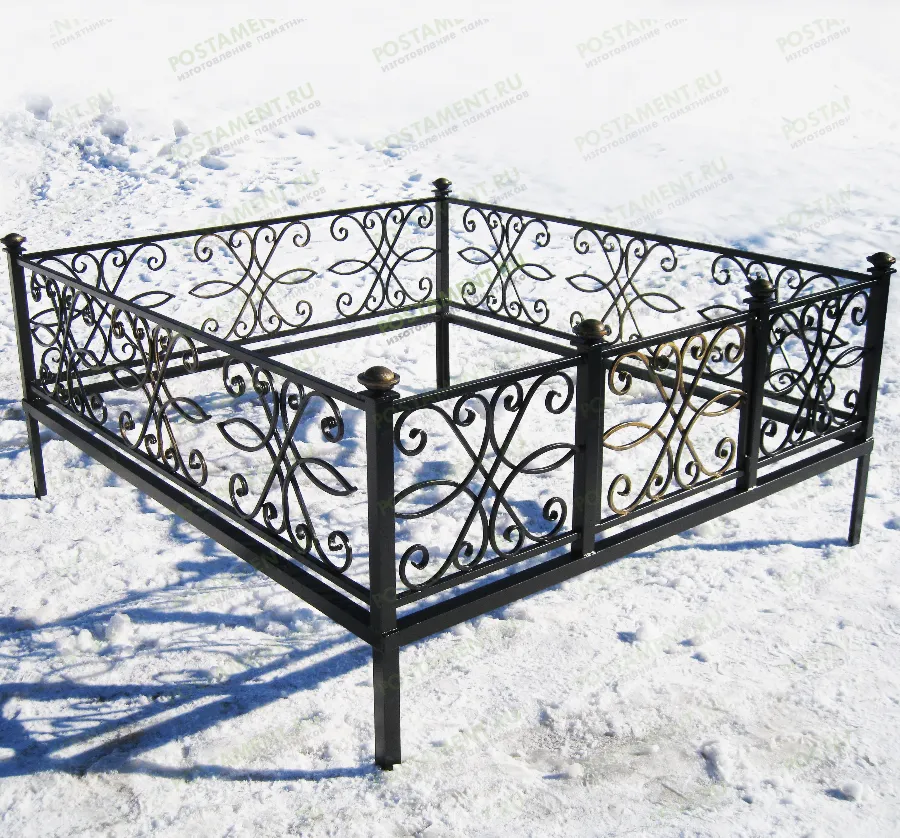 Кованое ограждение на кладбище 34022