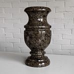 Возможен любой дизайн и размер. Установка вазы включена в стоимость.