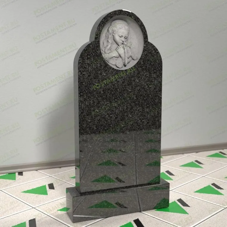 Памятник-барельеф девочкой и голубем