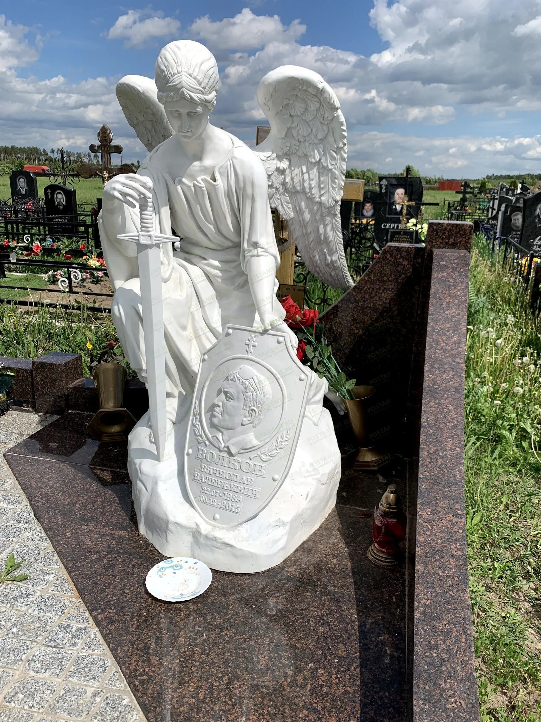 Скульптура из белого греческого мрамора