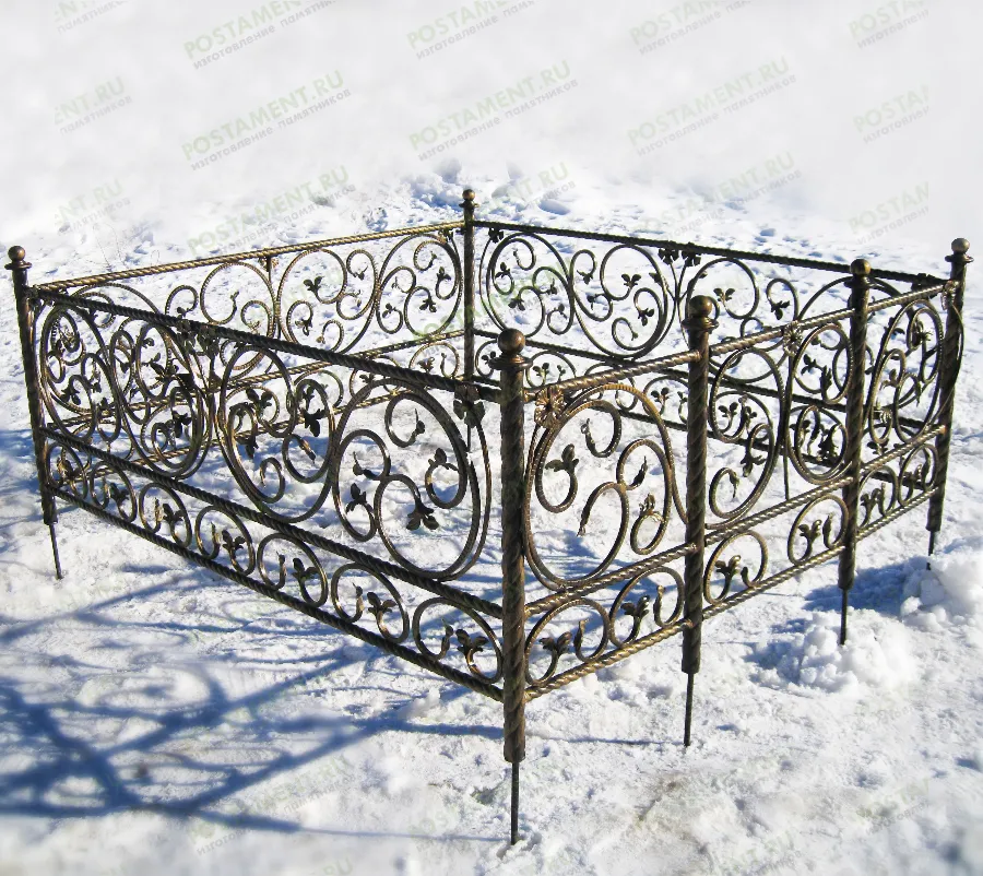 Кованая ограда эксклюзивная на кладбище 34038