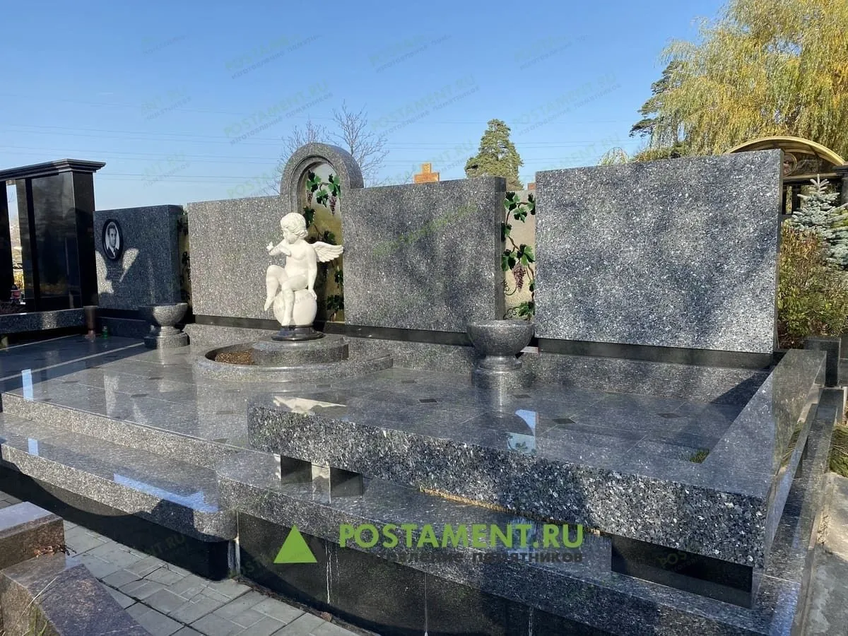 Мемориальный комплекс из гранита Блю Перл