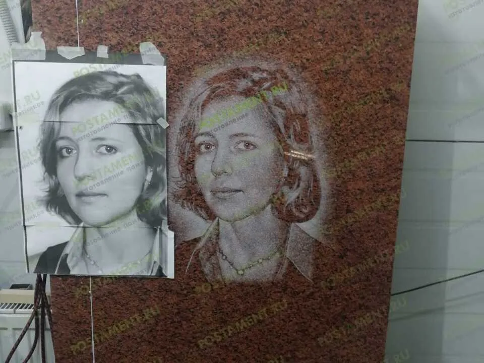 Фото на памятнике после нанесения на гранит