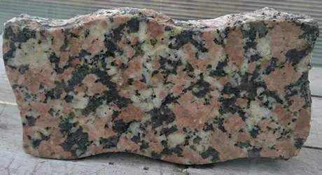 Памятники из Султаевского гранита